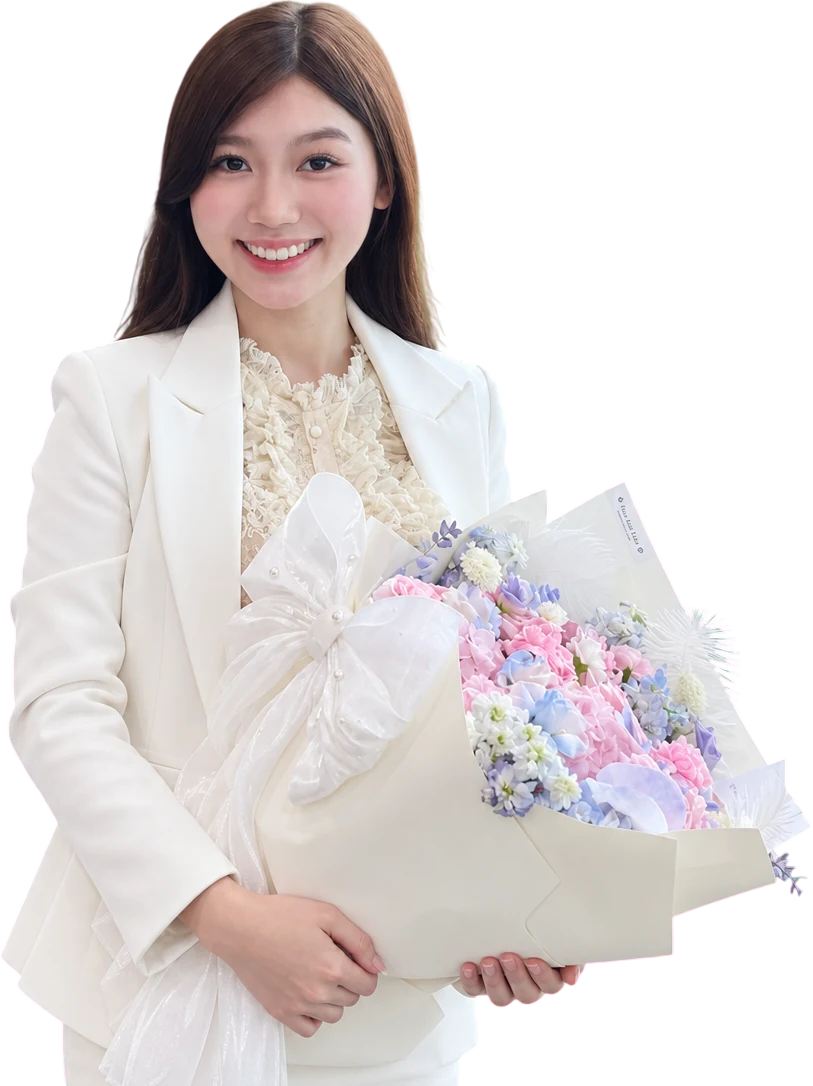 Mị Dương, chuyên viên tư vấn chính VPBankS, áo vest trắng, ôm bó hoa